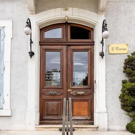 Centre Ideal Cures Proche Gare 아파트