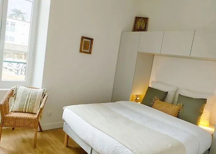 Centre Ideal Cures Proche Gare アパート